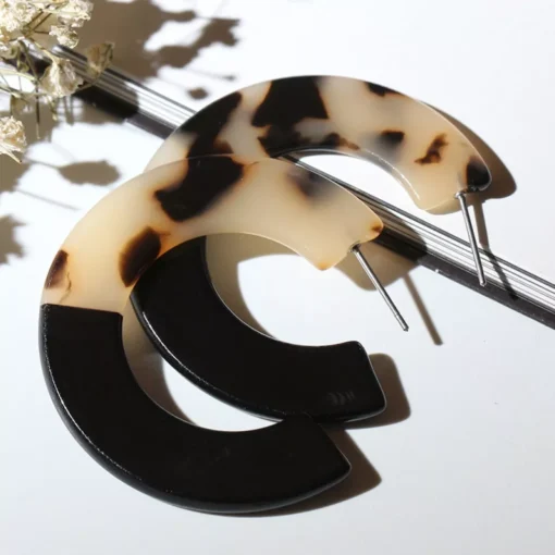 C-Shaped Earrings - Image 3