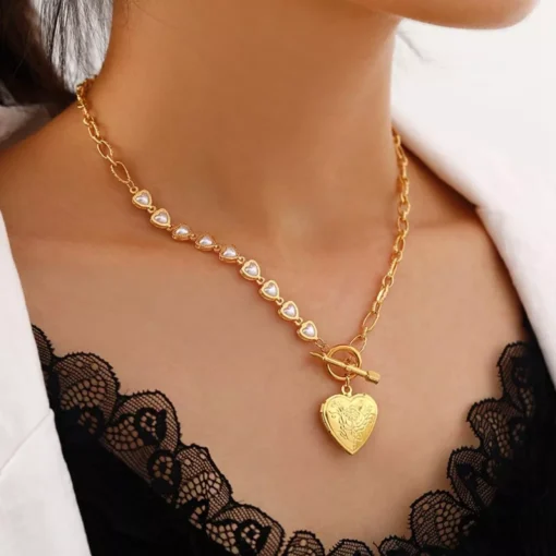 Gold Heart Pendant Necklace - Image 4