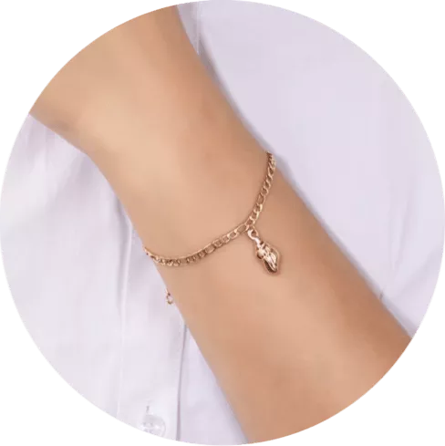 Rose Gold Bracelet With A Shell Pendant Des (1)