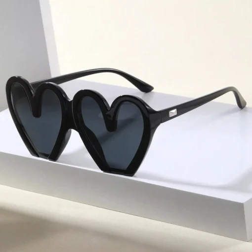 Chic Heart-Shaped Retro Sunglasses - Image 2