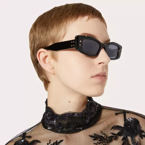 Retro Cat Eye Rivet Sunglasses - Image 4