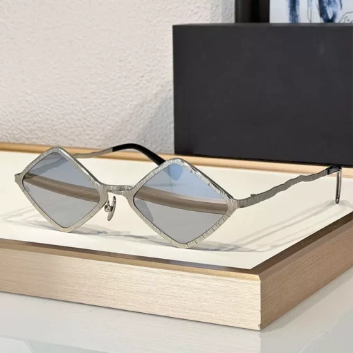 Alloy Rhombus Sunglasses UV400 Protection – Vintage Fashion Eyewear - Image 2