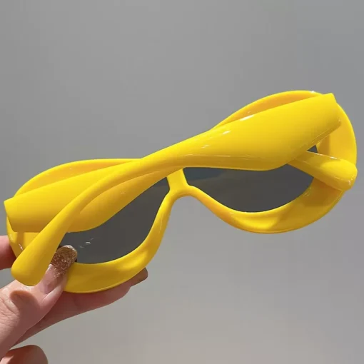 Retro Oval Sunglasses for Men and Women - Image 4