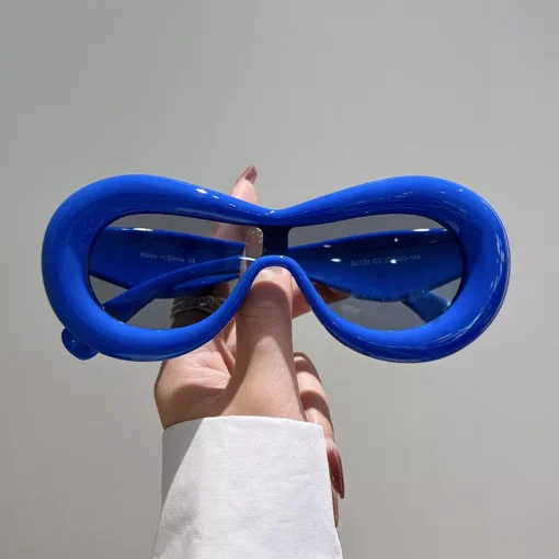 Retro Oval Sunglasses for Men and Women - Image 3