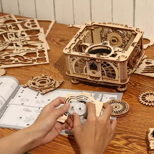 DIY Hand Crank Classic Gramophone Wooden Puzzle Model Kit - Image 5