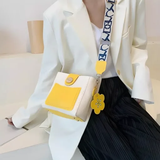 Trendy Yellow Mini Crossbody Handbag - Image 4