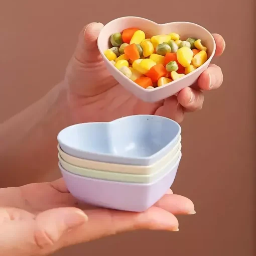 Heart-Shaped Wheat Straw Plastic Seasoning Dish - Image 6