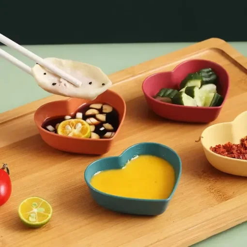 Heart-Shaped Wheat Straw Plastic Seasoning Dish - Image 4