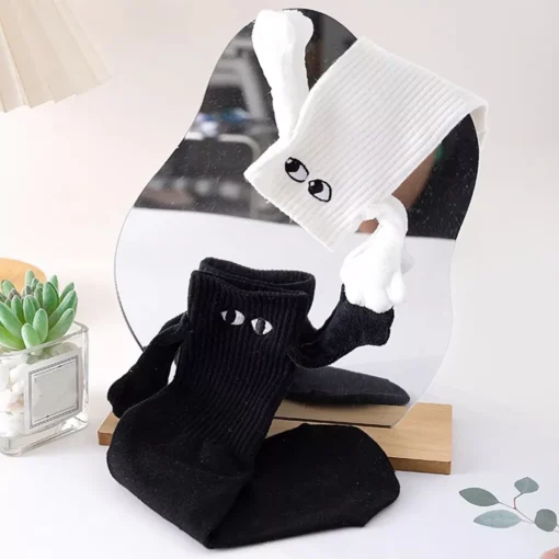 Magnetic Attraction Cartoon Eye Couple Socks