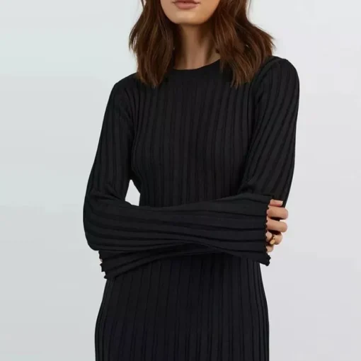 Elegant Pleated Knit Dress - Image 10