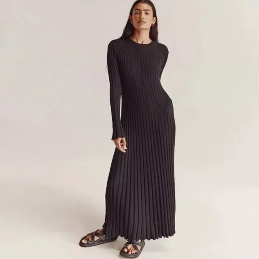 Elegant Pleated Knit Dress - Image 4