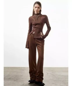 Chic Slim-Fit Pullover