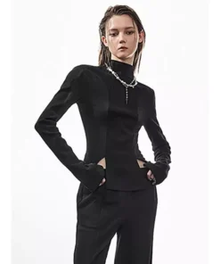 Chic Slim-Fit Pullover