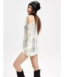Women’s Slim-Fit Long Sleeve Sweater