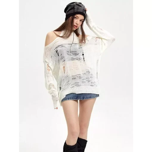 Women’s Slim-Fit Long Sleeve Sweater