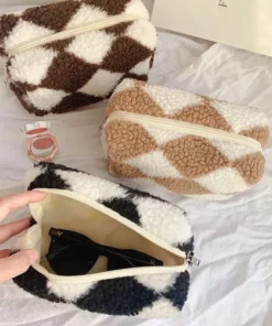 Plush Plaid Makeup Bag: Chic Barrel-Shaped Cosmetic Organizer for Travel