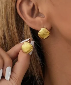 Vintage Shell-Inspired Stud Earrings for Women