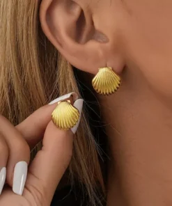 Vintage Shell-Inspired Stud Earrings for Women