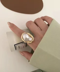 Chic French Vintage Pearl Ring: Trendy Adjustable Design