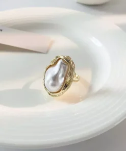 Chic French Vintage Pearl Ring: Trendy Adjustable Design