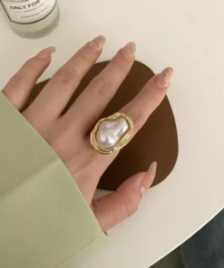 Chic French Vintage Pearl Ring: Trendy Adjustable Design