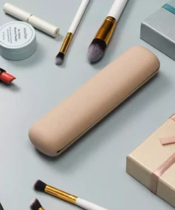 Sleek Silicone Makeup Brush Organizer – Compact Travel Pouch for Cosmetics